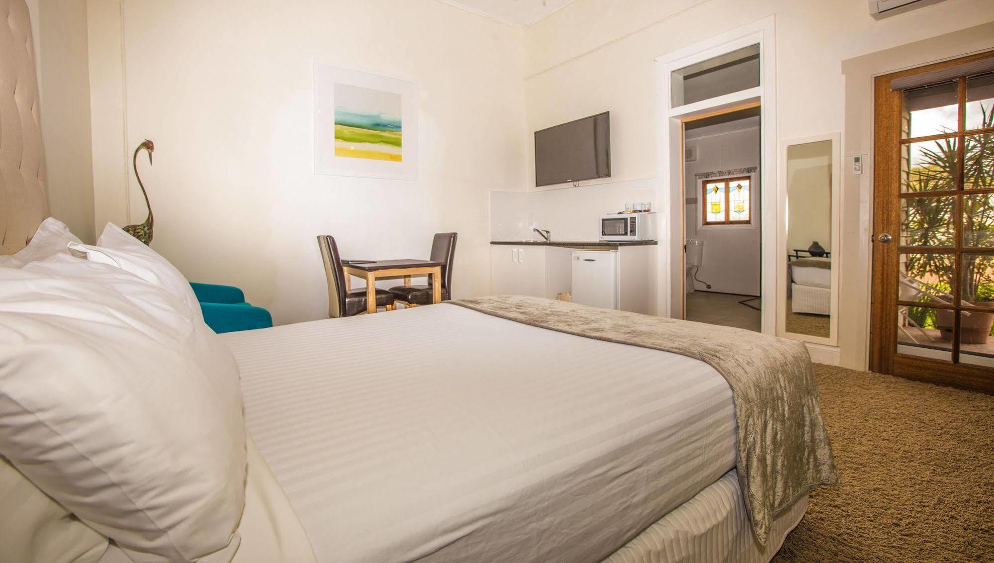 Suites On Avon York Esterno foto